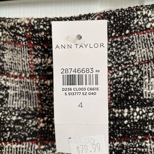 NWT Ann Taylor, tweed like skirt.